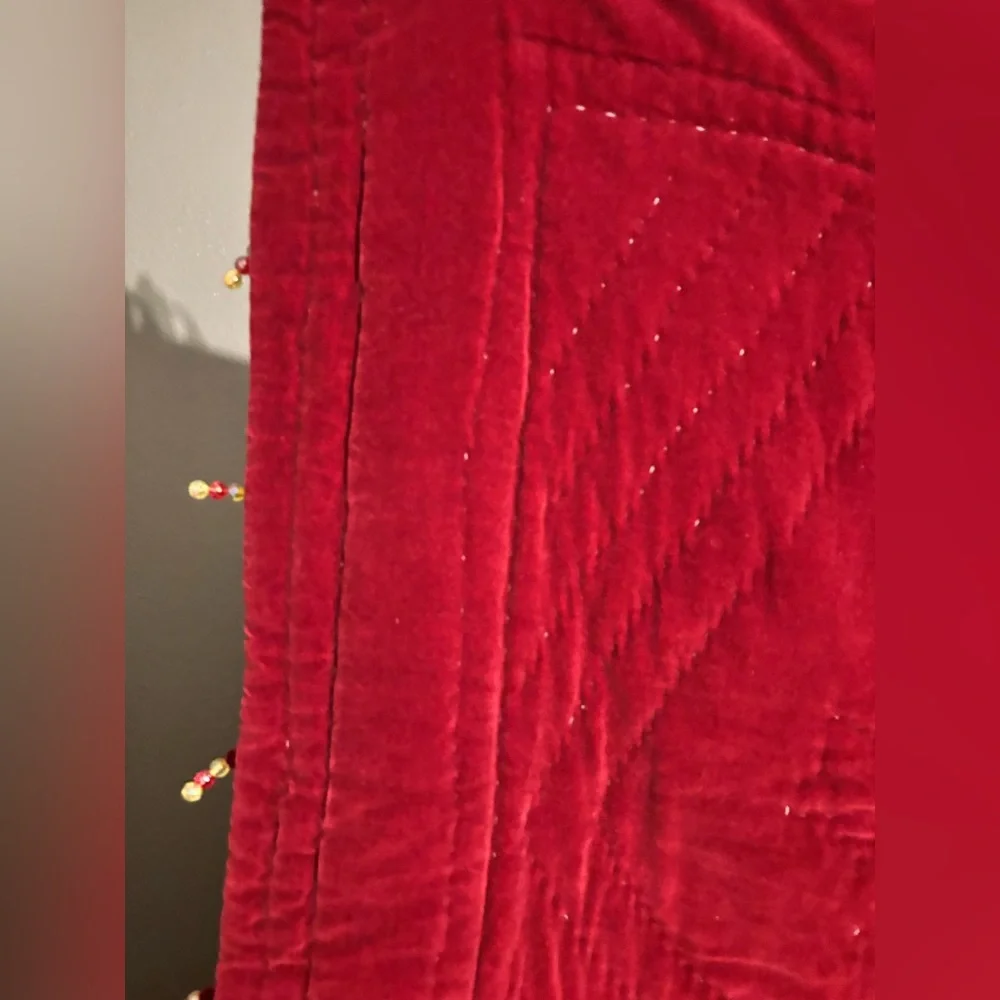 VTG 3D CHRISTMAS BED TOPPER (ROSS SIMONS 100% COTTON-VELVET FILLING:100% COTTON